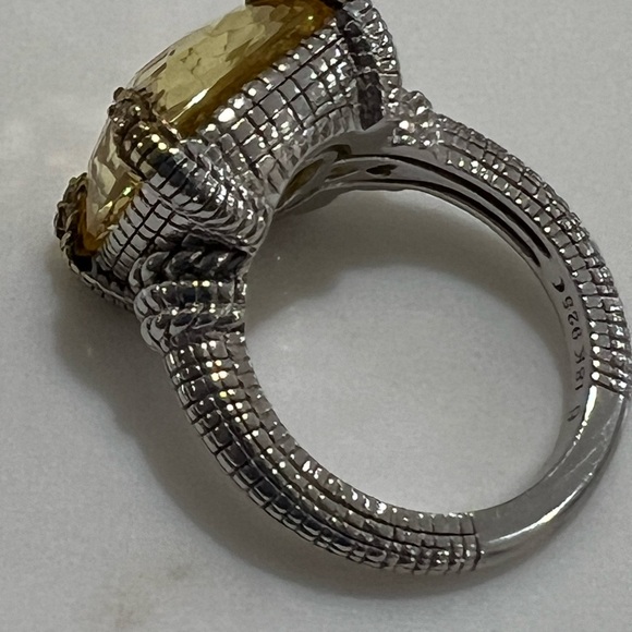 Judith Ripka Canary Cushion Ring. size 6 NIB - Picture 10 of 14